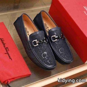 2026年の春夏はこれ！ サルヴァトーレフェラガモ FERRAGAMO 1枚でグッと華やかに ローファー コーデに季節感をプラス_フェラガモ FERRAGAMO_ブランド コピー 激安(日本最大級)kidying26HHDKzi