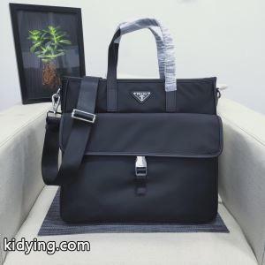 ハンドバッグ  今年らしいおすすめ新品  プラダ コピー 秋冬コーデと相性がいい prada コピー 2026秋断然ブランド推し_プラダ コピー メンズバッグ_バッグ メンズ_スーパーコピーブランド激安通販 専門店kidying26Wr8vmq