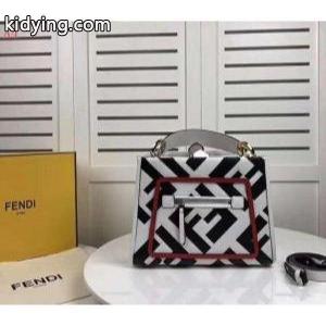 [国内発送] fendi スーパーコピー◆RUNAWAY◆レザー スモールトートバッグ40079369フェンディ スーパーコピー コピー４色展開ベーシックデザインkidying26eW5THn