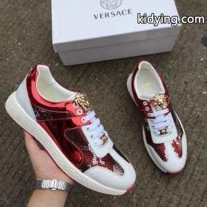 遊び心たっぷり秋冬コーデ ヴェルサーチ スーパーコピー 秋冬コーデに合わせやすい versace スーパーコピー ランニングシューズ 着こなしの幅が広がる_ヴェルサーチ スーパーコピー versace スーパーコピー_ブランド コピー 激安(日本最大級)kidying26v4bCCa