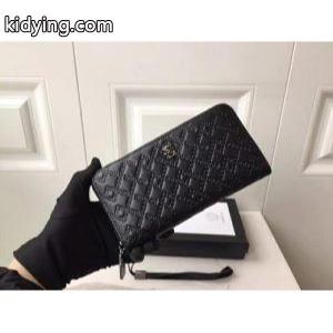 versace コピー ヴェルサーチ コピー メンズ ジップ長財布 ファッション人へのギフトに一番いい！ GRECA ARGYLE コピー ブラック エンボスkidying26GrqKLr