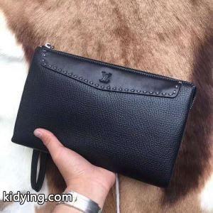 シンプルで大人しく見えるコレクション ルイ ヴィトン ブランド コピー コピー Louis vuitton ブランド コピー メンズ クラッチバッグ ブラック 日常kidying26jCqy0b