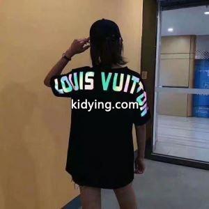 LOUIS vuitton コピーブランド トレンドアイテムとして継続 Tシャツ/半袖 2色可選 ルイ ヴィトン コピーブランド2026年春夏シーズンの人気_ルイ ヴィトン コピーブランド LOUIS vuitton コピーブランド_ブランド コピー 激安(日本最大級)kidying26WfGLTv