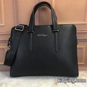 2026SSで一番注目されたコレクション フェラガモ ferragamo メンズ ビジネスバッグ スーパーコピー 日常 ブラック E240469670365kidying268f4viq