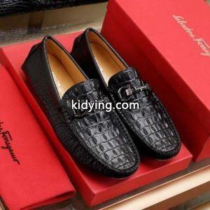 サルヴァトーレフェラガモ おしゃれ春夏コーデヒント FERRAGAMO ローファー オフィスにも着まわしOK_フェラガモ FERRAGAMO_ブランド コピー 激安(日本最大級)kidying26CWXLja
