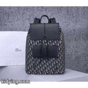 リュック 日々のコーデをトレンドに ディオール コピー春夏ならではのコーデにdior コピー トレンド感を取り入れる_ディオール コピー dior コピー_ブランド コピー 激安(日本最大級)kidying26bqCm4D