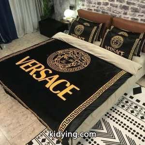 今シーズンもトレンド感溢れたコーデ ヴェルサーチ コピーブランド versace コピーブランド 寝具4点セット 2026秋冬の必需品_ヴェルサーチ コピーブランド versace コピーブランド_ブランド コピー 激安(日本最大級)kidying26eS9HXv