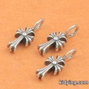 驚きの破格値新品 メンズ クロムハーツ コピー CHROME hearts コピー ペンダントトップ ネックレスチャーム CHクロス ベイビーファット シルバー_CHROME hearts コピー クロムハーツ コピー_ブランド コピー 激安(日本最大級)kidying26595beC