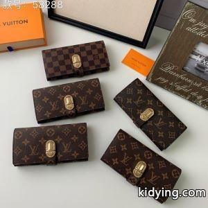 LOUIS vuitton コピー 秋冬の季節感を取り入れたい時におすすめ ルイ ヴィトン コピー 日々のスタイリングの幅をもっと広げる 財布/ウォレット 多色可選_ルイ ヴィトン コピー LOUIS vuitton コピー_ブランド コピー 激安(日本最大級)kidying26reSbim
