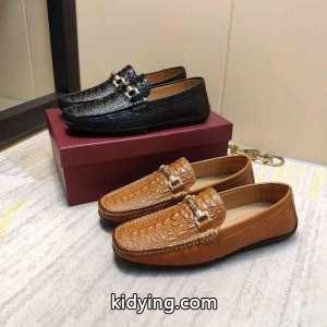 ローファー 秋のコーデで使いやすい サルヴァトーレフェラガモ 一気にトレンド感が出す FERRAGAMO 遊び心たっぷり秋冬コーデ_フェラガモ FERRAGAMO_ブランド コピー 激安(日本最大級)kidying26jqu0Tj