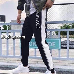お買い得美品versace ブランド コピー ヴェルサーチ ブランド コピースーパーコピースエットパンツ 刺繍ロゴ 動きやすい幅広い季節にぴったりkidying26XTL5Tv