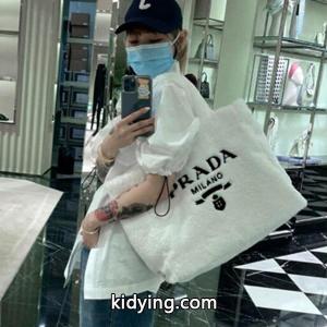 prada コピー プラダ コピー バッグ コピー レディース テリー トートバッグ ふわふわ アイロニックな個性が魅力kidying26f41nuy