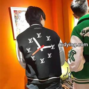 2026話題となる人気LOUIS vuitton コピーコピー ルイヴィトン コピージャケットモデル 個性的なスタイル 野球ウェアkidying26eyyKDa