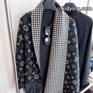 LOUIS vuitton コピー ルイヴィトン コピー コピー 上品デザイン リバーシブル風 マフラー 大人スタイルkidying26jm8THr