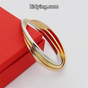 cartier コピー カルティエ コピー コピー 華やか ツートーン 重ね着け エレガント バングルkidying26zuaCuy