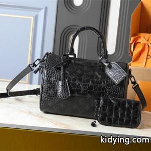 インパクト LOUIS vuitton スーパーコピー ルイヴィトン スーパーコピー コピー 2026新作 高完成度 クロコ調 ボストンバッグkidying26Ceyeay