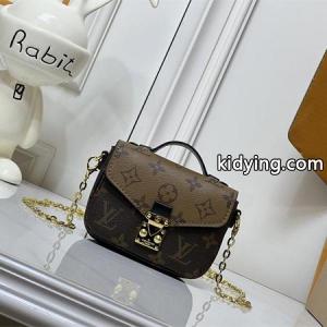 2026新作 高級感 モノグラム チェーン バッグ LOUIS vuitton コピー ルイヴィトン コピー コピーkidying26Gj8vOb