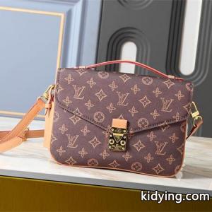 2026新作 高完成度 LOUIS vuitton コピーブランド ルイヴィトン コピーブランド コピー モノグラム ロック金具 バッグkidying26vKPbym