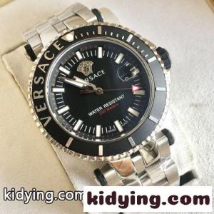 定番 スタイリッシュ ロゴ入り ヴェルサーチ ブランド コピー 腕時計 偽物 46mm ウォッチkid26Ceye4D