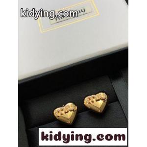 miu miu コピー パール ハートスタッズピアス ミュウミュウ コピー イヤリング 偽物kid26LPH9Tv