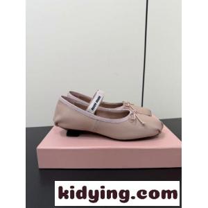 大人可愛い ストラップパンプス ミュウミュウ スーパーコピー スーパーコピー ピンクkid260vK5Hv