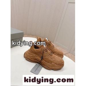 バレンシアガ コピー TRIPLE S SPORTY スエード スニーカー スーパーコピー キャメルkid26195riy