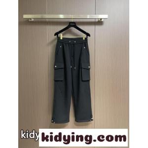 カジュアル トライアングルロゴ カーゴパンツ プラダ コピー パンツ コピー ブラックkid261jqyuq