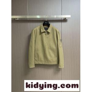 プラダ コピー ジャケット 偽物 洗練された ダウン入りシャツジャケット カーキkid26OLzW9j