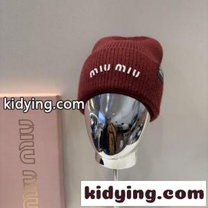 シンプル ロゴ入り ミュウミュウ ブランド コピー キャップ 偽物 ニットキャップ ビーニー レッドkid2615b8ju