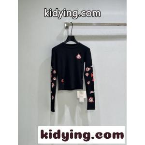スタイリッシュ コンパクト 長袖Tシャツ クロムハーツ コピー Tシャツ 偽物 ブラックkid261Dqm8b