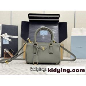 &大人気&プラダ スーパーコピー バッグ スーパーコピー 1BA916 サフィアーノレザー ミニバッグkid26LDK5jm