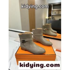 ケリーバックル付き アンクルブーツ エルメス コピー スーパーコピー ショートブーツ グレーkid26XXPrue
