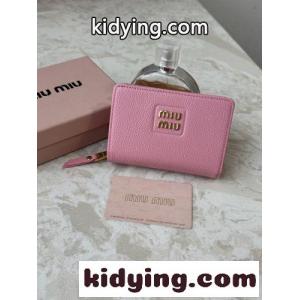 シンプル 上品 コンパクト 二つ折り財布 ミュウミュウ スーパーコピー 財布 コピー ピンクkid26PXnCym