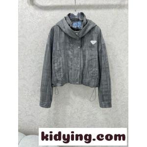 カジュアル ショート丈 フーデッドジャケット プラダ コピー ジャケット 偽物 グレーkid26f0THTz