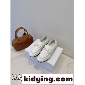 人気 エレガント dior コピー Boy ローファー クリスチャン・ディオール コピー シューズ コピー ホワイトkid260v0z0f