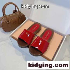 パテントレザー クロッグ ミュウミュウ ブランド コピー サンダル スーパーコピー N級品 レッドkid26iWryyi