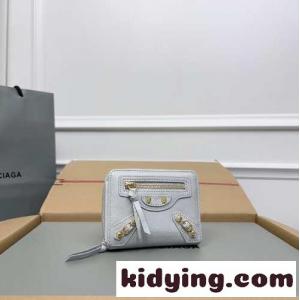 上品 高級感 コンパクトウォレット バレンシアガ コピーブランド 財布 コピー 二つ折り財布 グレーkid26Pz0n4f