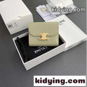 セリーヌ ブランド コピー 財布 スーパーコピー N級品 スムースレザー 3つ折り財布 ライトグリーンkid26OjqS5D