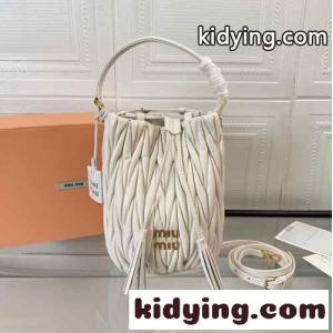 ミュウミュウ コピー バッグ コピー マテラッセレザー ミディアム バケットバッグ ホワイトkid26L5viyy