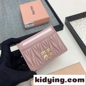 マテラッセレザー ロゴ カードケース ミュウミュウ コピー 財布 コピー ピンクkid265HT9Pj