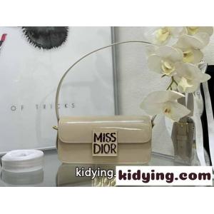 パテントレザー Miss dior ブランド コピー フラップバッグ クリスチャン・ディオール ブランド コピー バッグ コピー ベージュkid26rSP91b