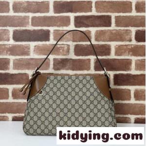 GGエンブレム ミディアム ショルダーバッグ グッチ コピー バッグ スーパーコピー 815217kid265fumuy