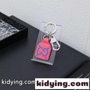 GGエンボス キーチェーン グッチ ブランド コピー キーホルダー コピー ピンクkid26auWP9b