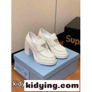 注目される レザー ハイヒールローファー プラダ コピー パンプス コピー ホワイトkid2699ni4D