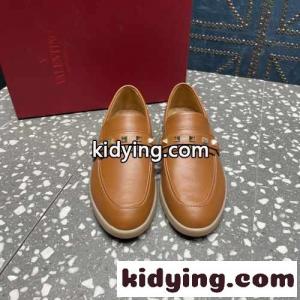 ヴァレンティノ ブランド コピー スーパーコピー スタッド レジャーフロー クラスト レザー モカシン ブラウンkid26myWDyu