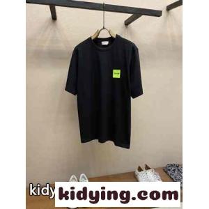 シンプル ロゴ入り セリーヌ ブランド コピー 半袖Tシャツ コピー クルーネック ブラックkid26WLT9Xv