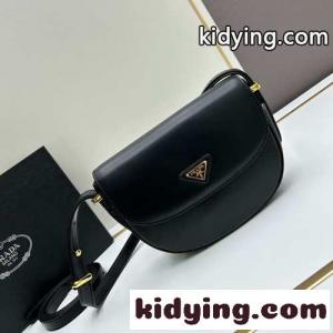 1BD365 人気 レザー ショルダーバッグ プラダ ブランド コピー バッグ コピー ブラックkid26OzemGb