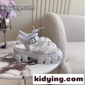 トライアングルロゴ付き 厚底 レディースシューズ プラダ コピー サンダル コピー ホワイトkid260v0r8v