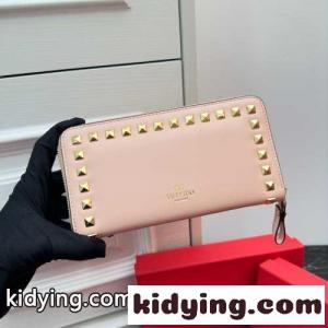 ロックスタッズ カーフスキン ジップウォレット ヴァレンティノ コピー 財布 コピー ピンクkid26aq8bea