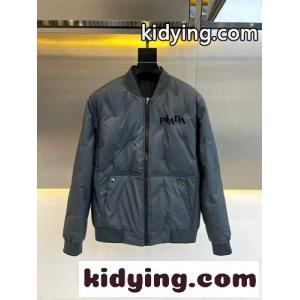 上品 カジュアル プラダ コピー ダウンジャケット コピー メンズ アウター グレーkid26LzWXTr